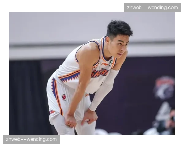 李添荣伤愈归队后状态回升 上海外线火力得到重要补充 李添荣伤愈归队后状态回升 上海外线火力得到重要补充